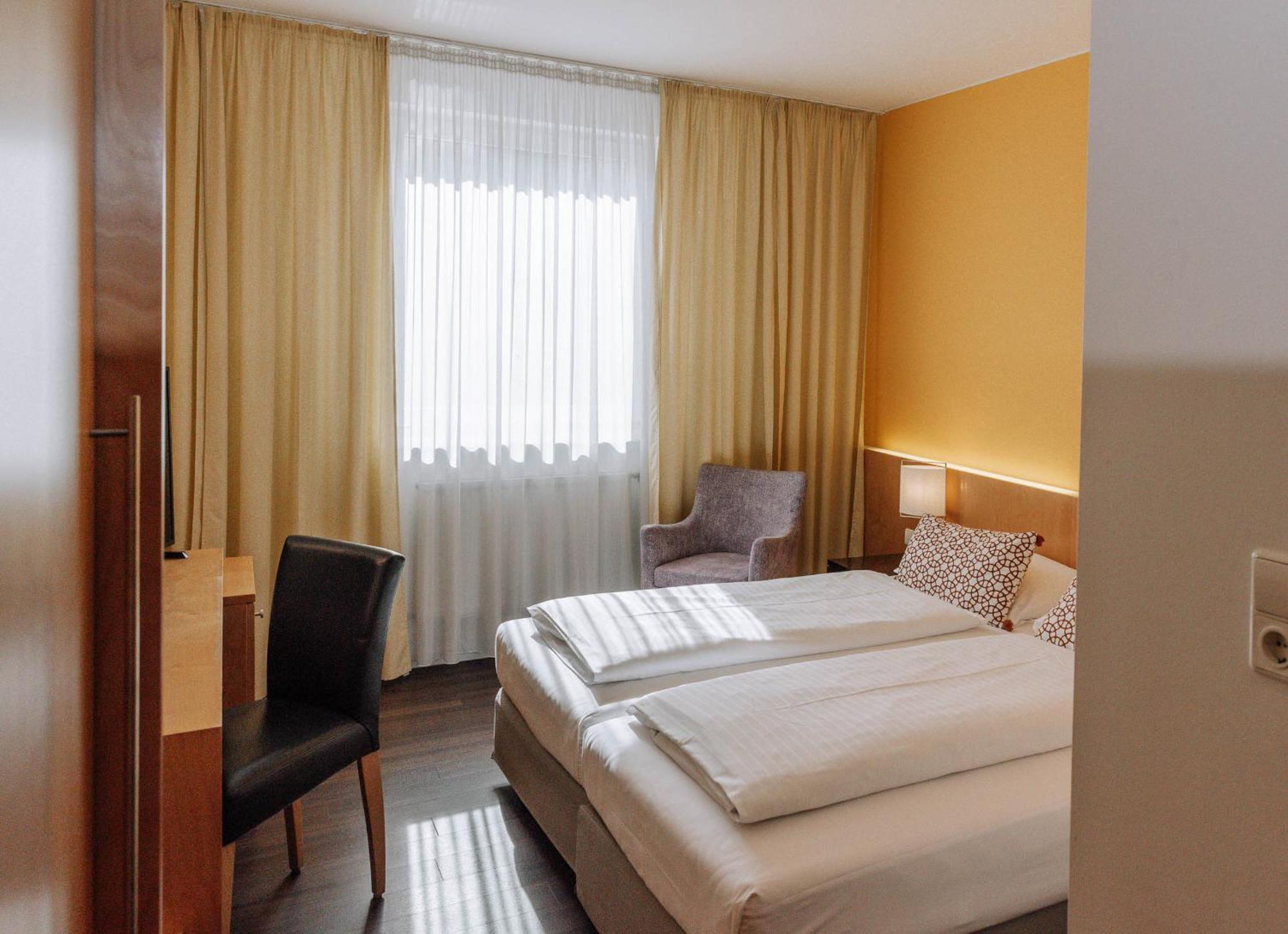 Heinhotel Vienna Airport Schwechat Dış mekan fotoğraf