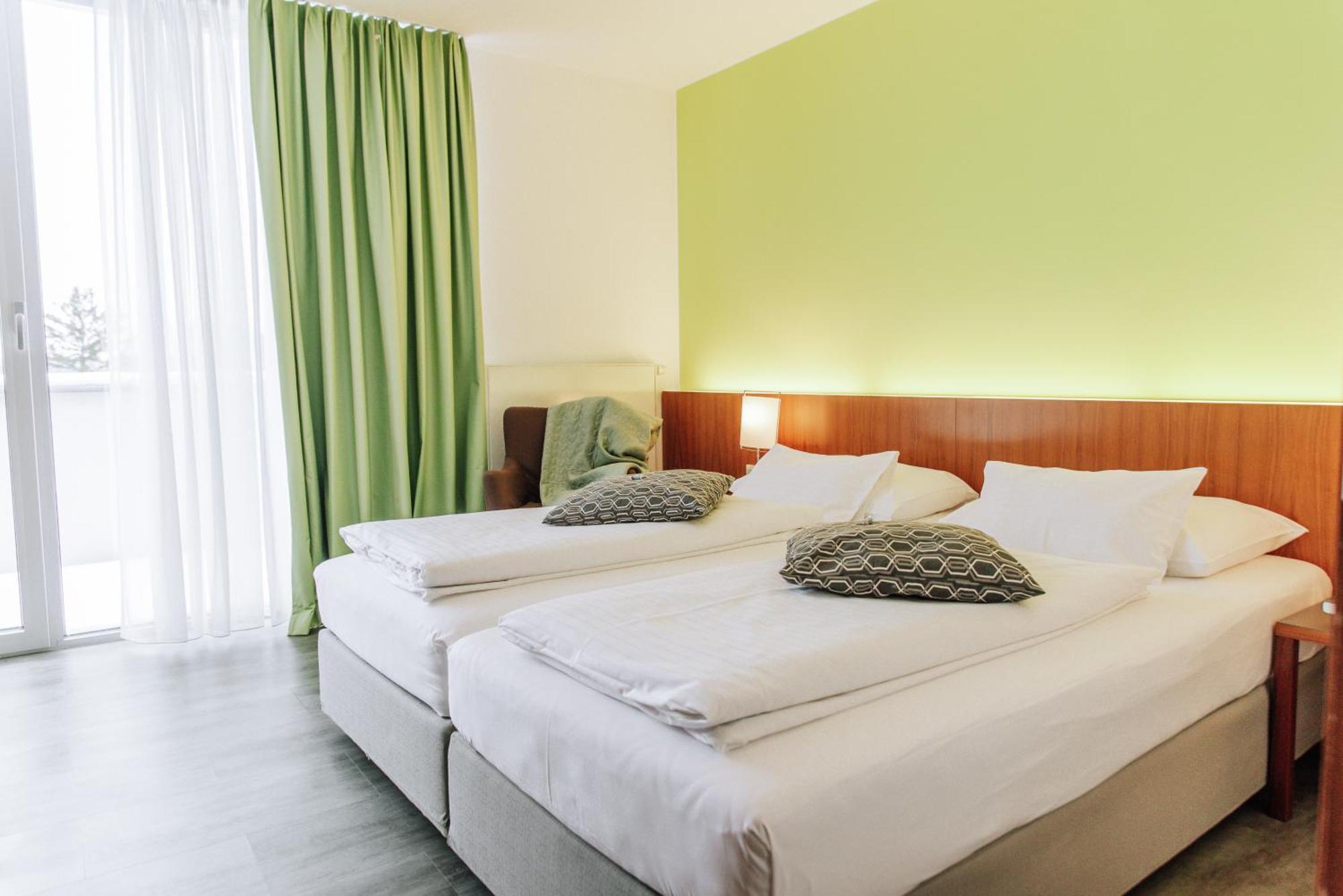 Heinhotel Vienna Airport Schwechat Dış mekan fotoğraf