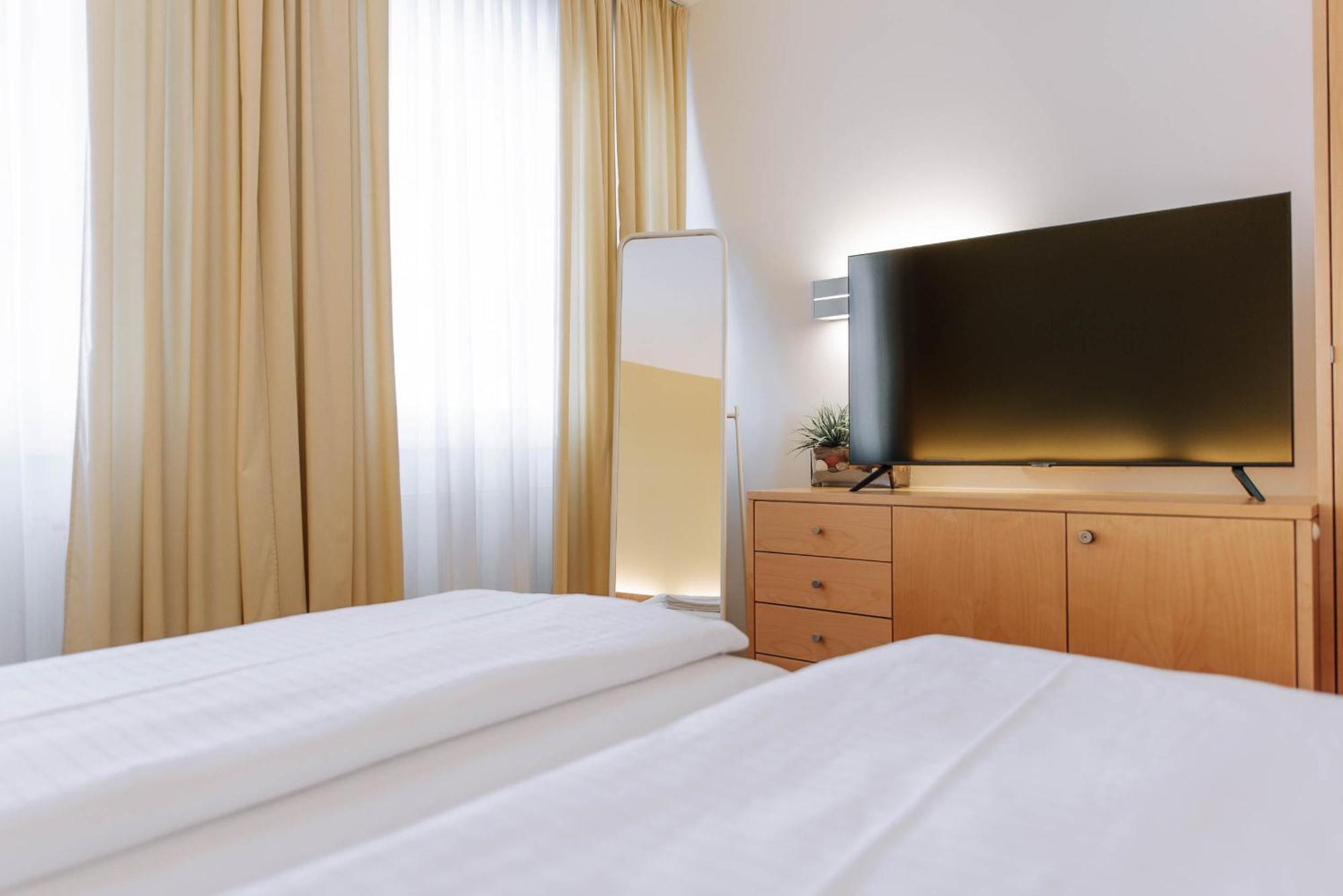 Heinhotel Vienna Airport Schwechat Dış mekan fotoğraf